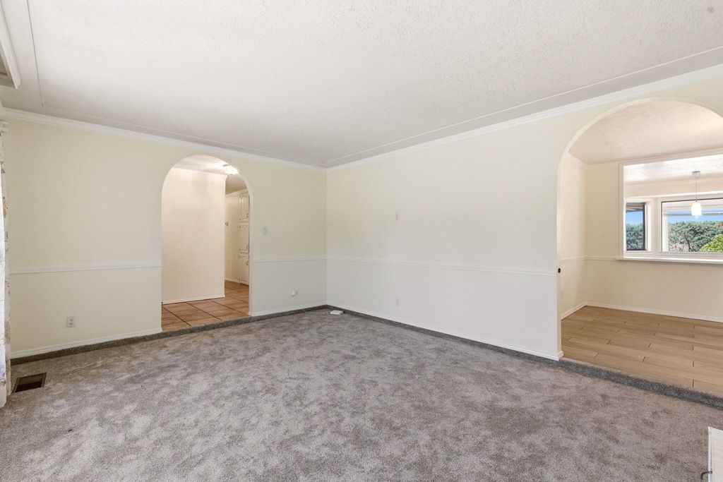 Image 28 of property listing at 8517 Osuna Road NE, Albuquerque, NM 87111