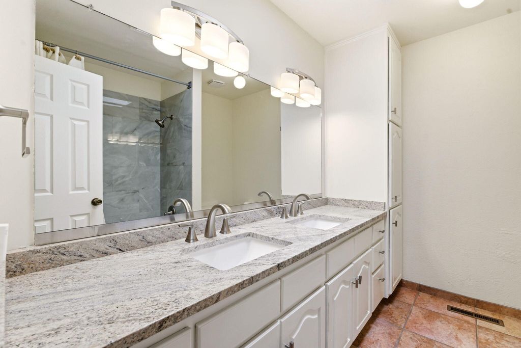 Image 35 of property listing at 8517 Osuna Road NE, Albuquerque, NM 87111