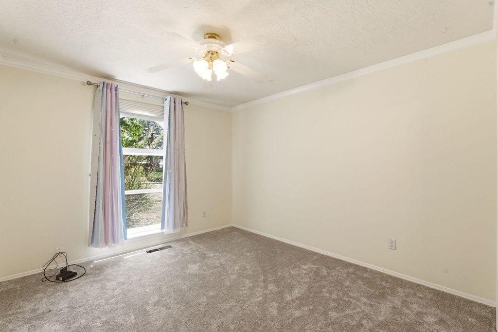 Image 39 of property listing at 8517 Osuna Road NE, Albuquerque, NM 87111