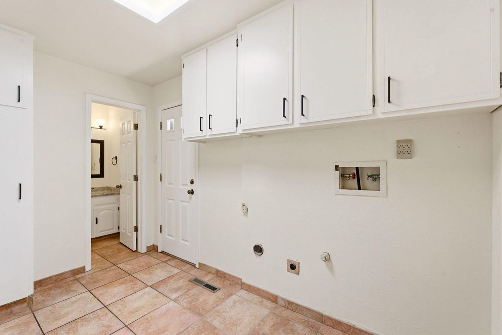 Image 42 of property listing at 8517 Osuna Road NE, Albuquerque, NM 87111