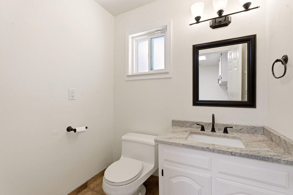 Image 43 of property listing at 8517 Osuna Road NE, Albuquerque, NM 87111