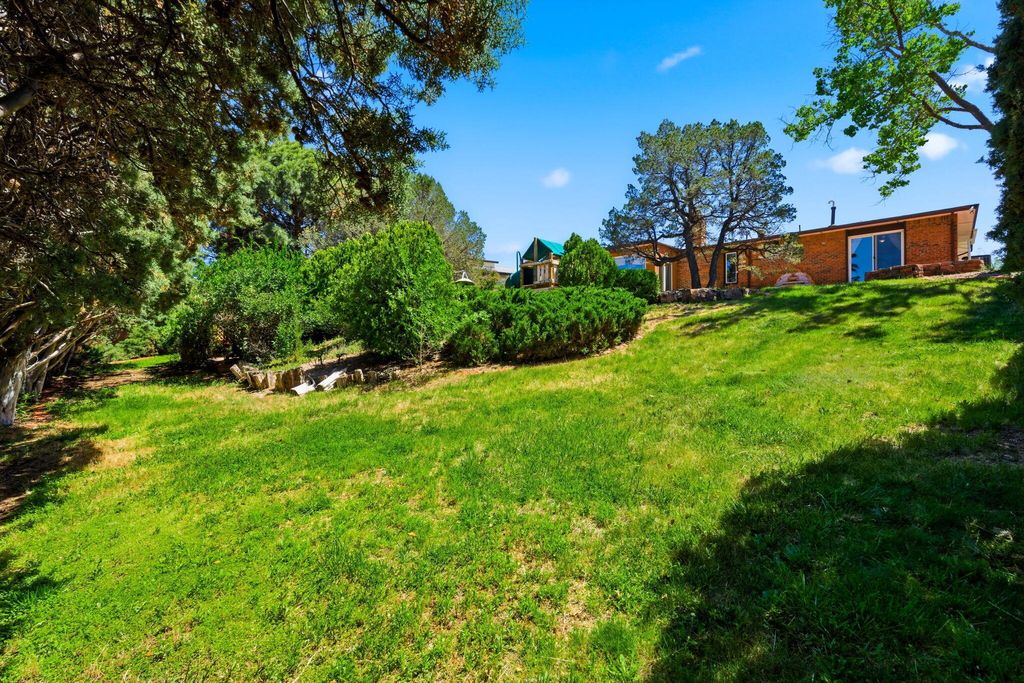 Image 51 of property listing at 8517 Osuna Road NE, Albuquerque, NM 87111