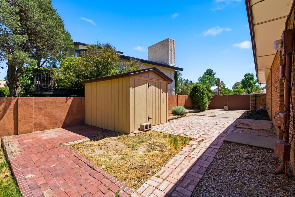 Image 53 of property listing at 8517 Osuna Road NE, Albuquerque, NM 87111