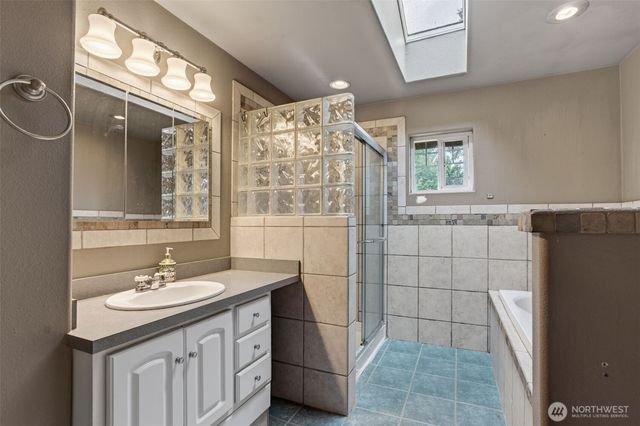 10320 James Road SW, Rochester, WA 98579