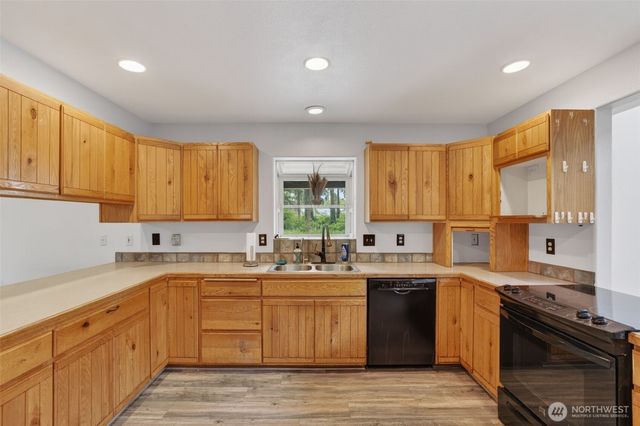 10320 James Road SW, Rochester, WA 98579