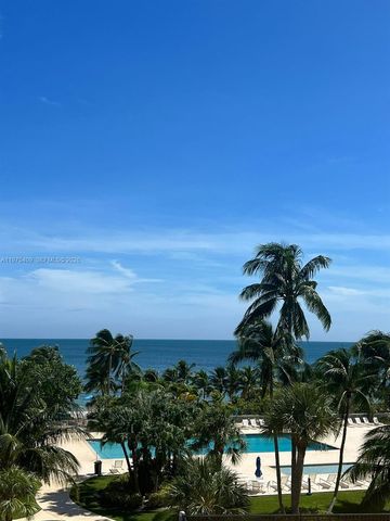 881 Ocean Drive TH7, Key Biscayne, FL 33149