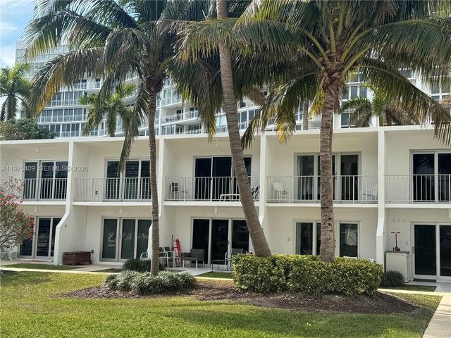 881 Ocean Drive TH7, Key Biscayne, FL 33149