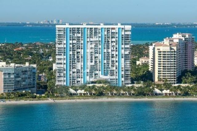 881 Ocean Drive TH7, Key Biscayne, FL 33149