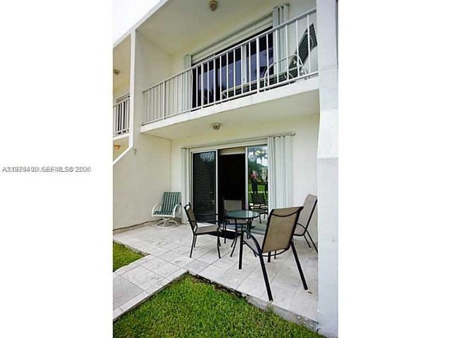 881 Ocean Drive TH7, Key Biscayne, FL 33149