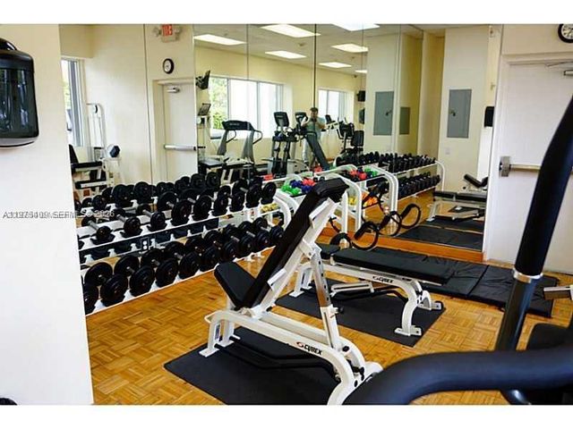 881 Ocean Drive TH7, Key Biscayne, FL 33149