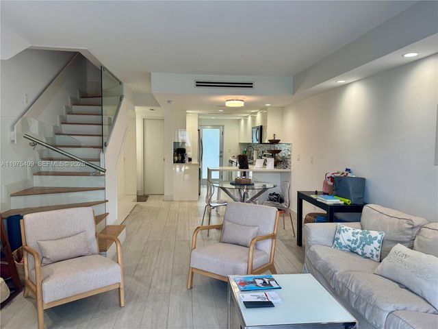 881 Ocean Drive TH7, Key Biscayne, FL 33149