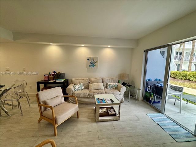 881 Ocean Drive TH7, Key Biscayne, FL 33149