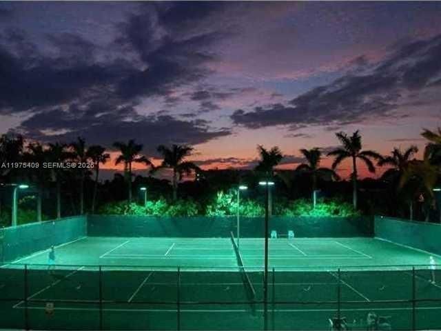 881 Ocean Drive TH7, Key Biscayne, FL 33149