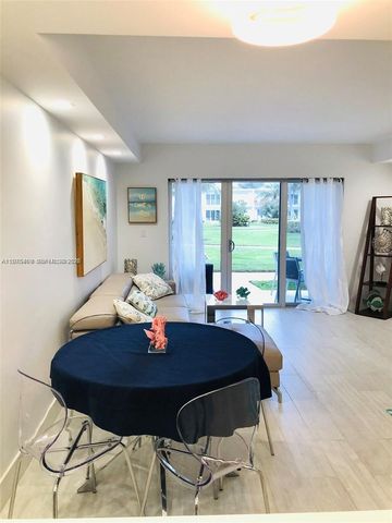 881 Ocean Drive TH7, Key Biscayne, FL 33149