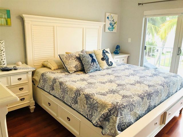 881 Ocean Drive TH7, Key Biscayne, FL 33149