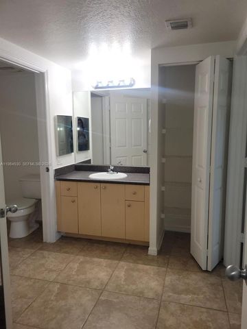 2560 Centergate Dr 102, Miramar, FL 33025