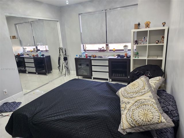 10046 Winding Lake Rd 201, Sunrise, FL 33351