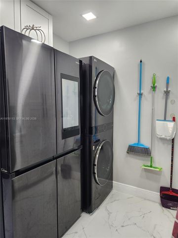 10046 Winding Lake Rd 201, Sunrise, FL 33351