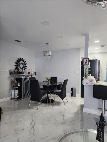 10046 Winding Lake Rd 201, Sunrise, FL 33351