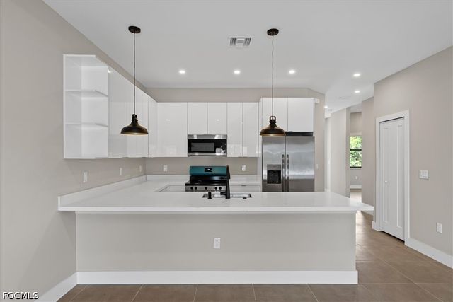 3860 KITTYHAWK DR 3860, Fort Myers, FL 33905