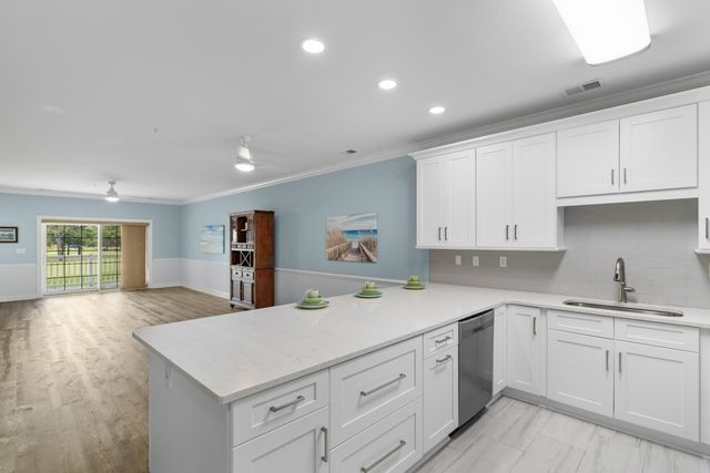 4874 Luster Leaf Cir Apt 204, Myrtle Beach, SC 29577