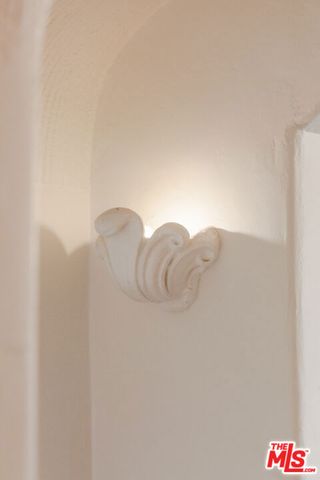 1302 N Sweetzer Avenue 503, West Hollywood, CA 90046