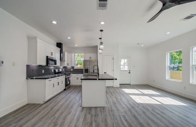 6531 Rosemary Lane B, Houston, TX 77016