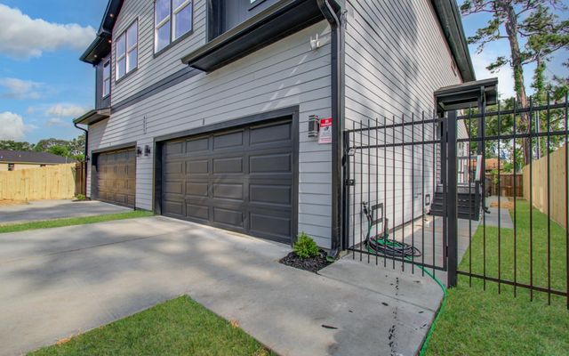 6531 Rosemary Lane B, Houston, TX 77016