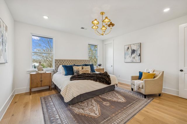 576 Watsonwood Dr, Nashville, TN 37211