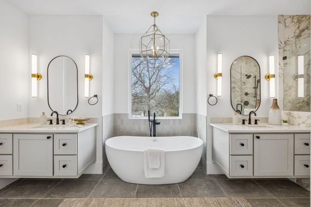 576 Watsonwood Dr, Nashville, TN 37211