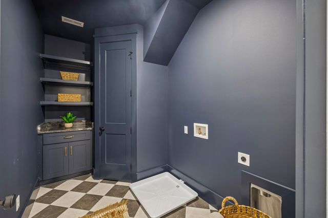 576 Watsonwood Dr, Nashville, TN 37211