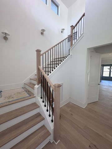 576 Watsonwood Dr, Nashville, TN 37211