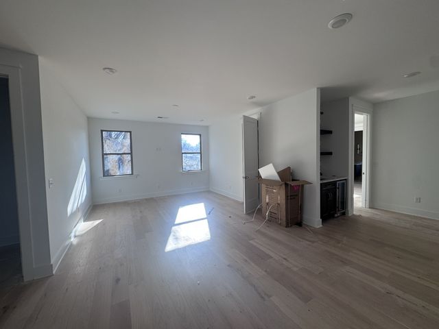 576 Watsonwood Dr, Nashville, TN 37211