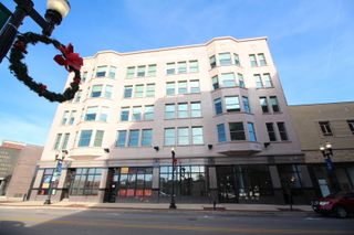 25 S Grove Avenue 100, Elgin, IL 60120