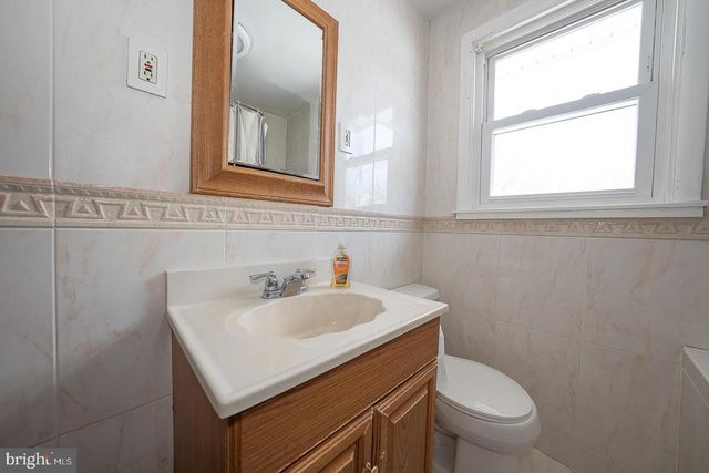 242 LEWIS RD, Springfield, PA 19064