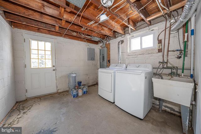 242 LEWIS RD, Springfield, PA 19064