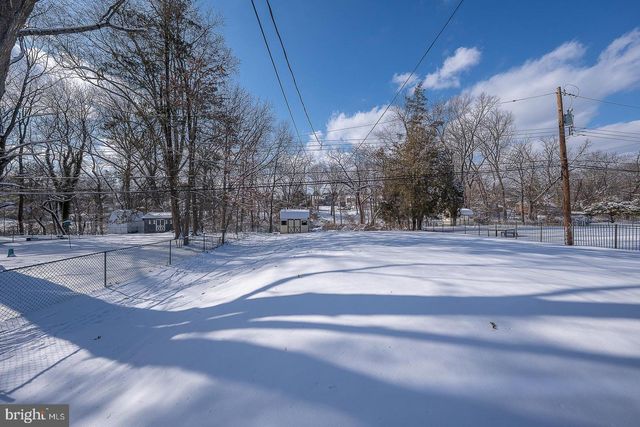 242 LEWIS RD, Springfield, PA 19064