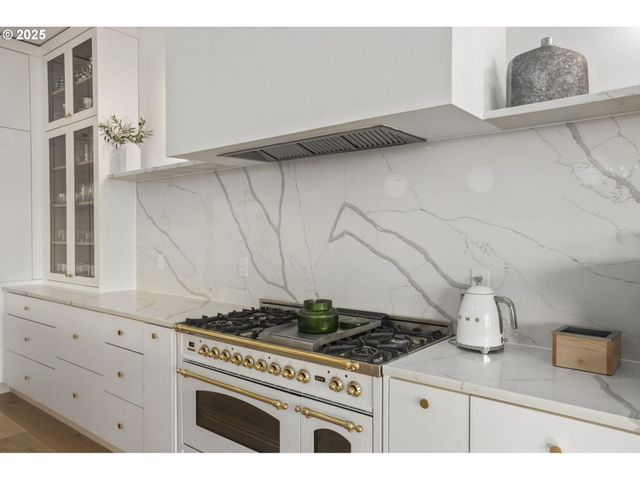 356 W W St, Washougal, WA 98671