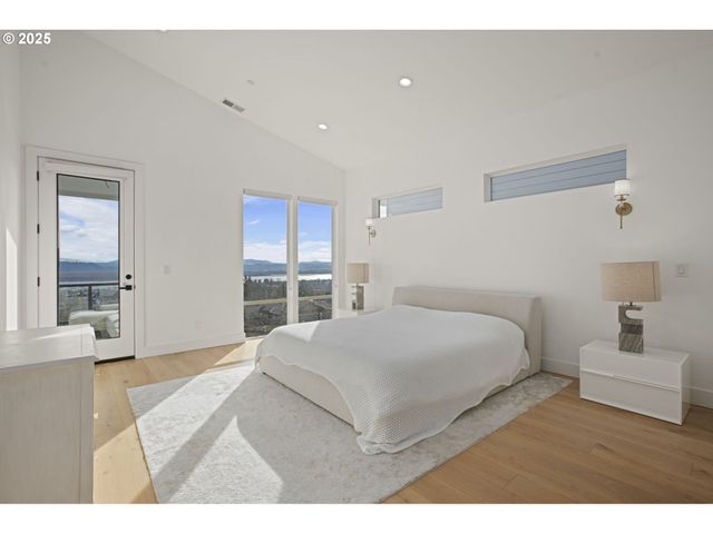 356 W W St, Washougal, WA 98671