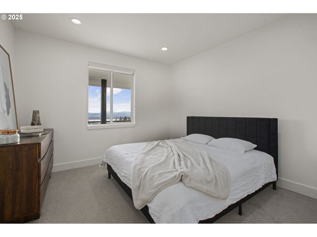 356 W W St, Washougal, WA 98671