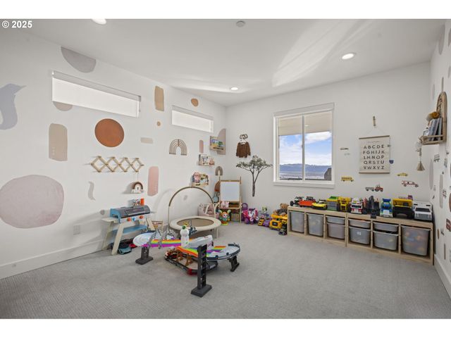 356 W W St, Washougal, WA 98671