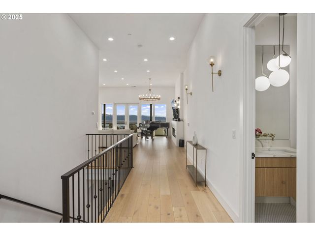 356 W W St, Washougal, WA 98671