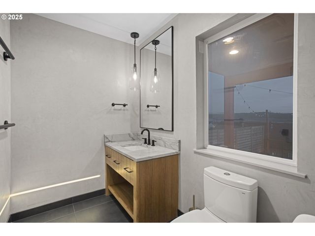 356 W W St, Washougal, WA 98671