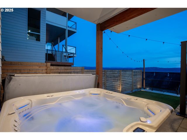 356 W W St, Washougal, WA 98671