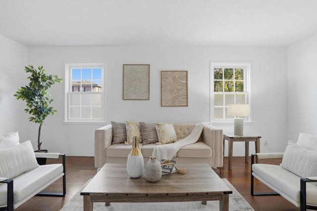 2055 Oakwood Drive, East Palo Alto, CA 94303