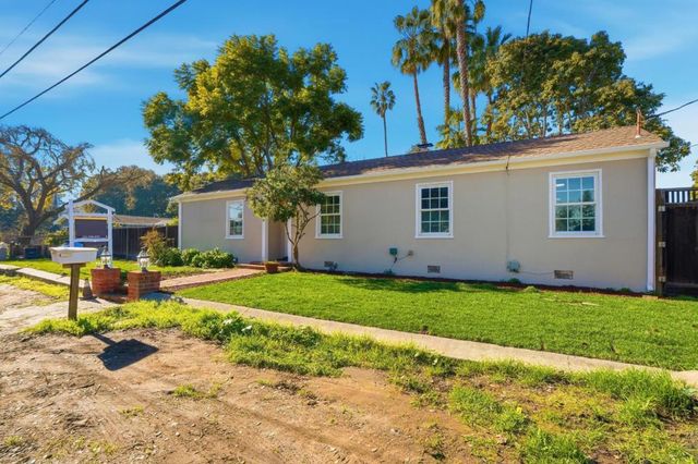 2055 Oakwood Drive, East Palo Alto, CA 94303