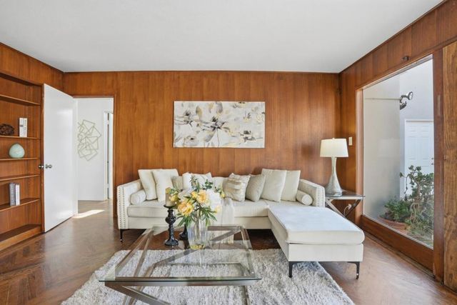 2055 Oakwood Drive, East Palo Alto, CA 94303