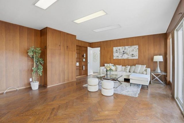 2055 Oakwood Drive, East Palo Alto, CA 94303