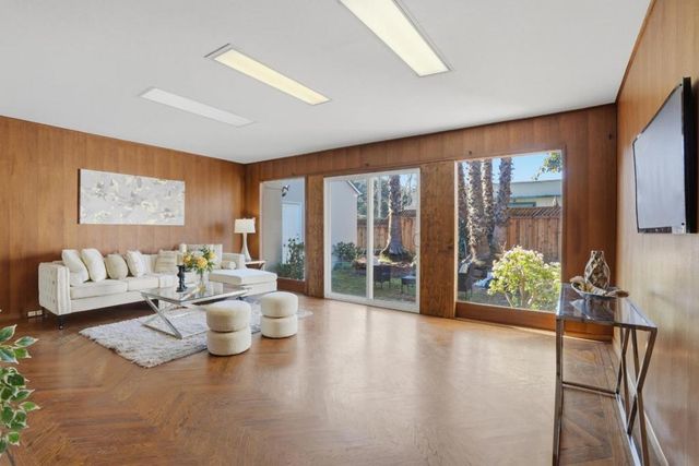 2055 Oakwood Drive, East Palo Alto, CA 94303