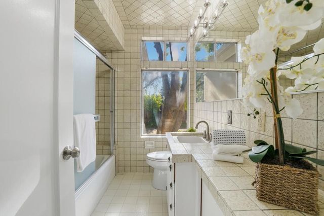 2055 Oakwood Drive, East Palo Alto, CA 94303